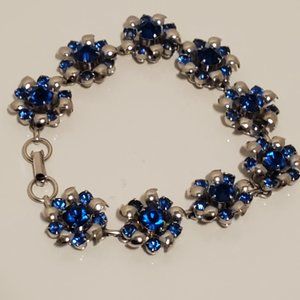 Vintage silver tone blue flower bracelet